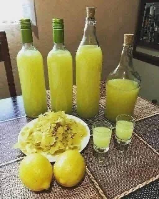 Homemade Ginger Lemon Water